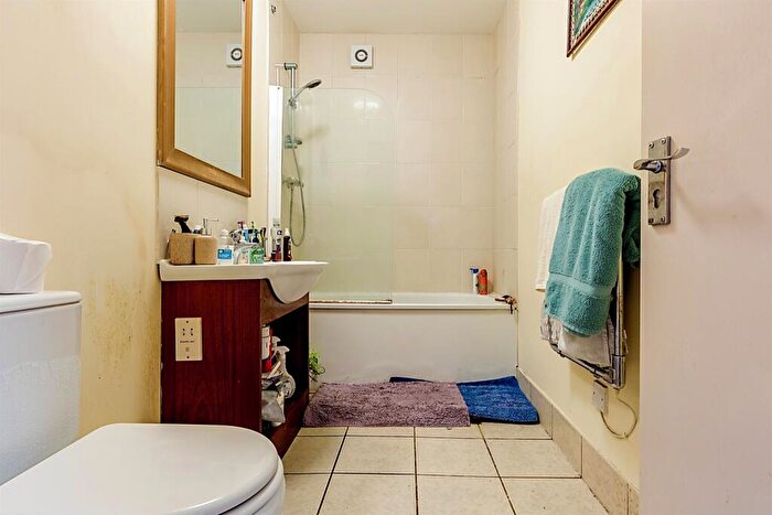 1 Bedroom Flat For Sale In Harborough Road, Rushden, NN10