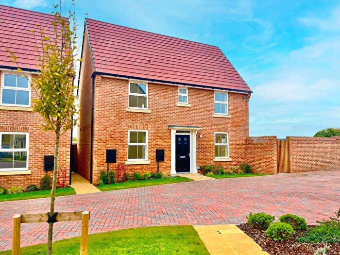 3 Bedroom Detached House For Sale In Hampton Beach Waterhouse Way Hampton Centre Peterborough, PE7