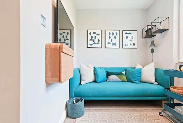 1 Bedroom Apartment To Rent In Oakley Square, Mornington Crescent, Euston, Camden, London, NW1