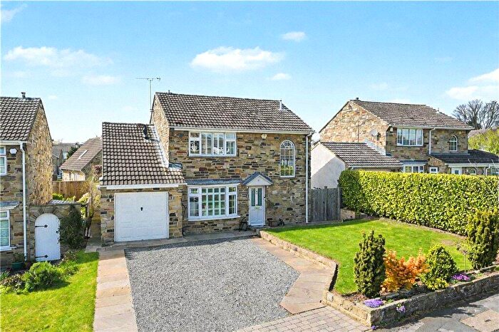 3 Bedroom Detached House For Sale In Grasmere Avenue, Wetherby, West Yorkshire, LS22