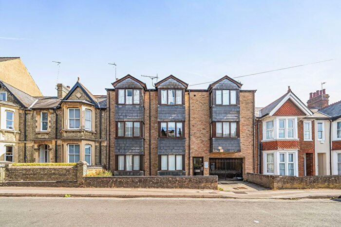 1 Bedroom Flat For Sale In Southfield Road, Oxford, OX4