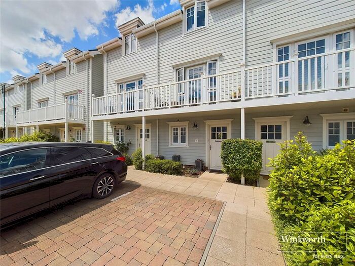 3 Bedroom Terraced House To Rent In Champlain Street, Reading, Berkshire, RG2