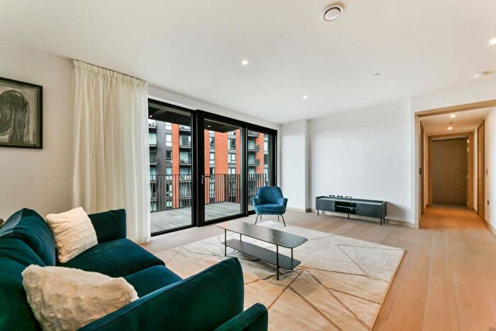 2 Bedroom Flat For Sale In Legacy Building, Embassy Gardens, Nine Elms, SW11