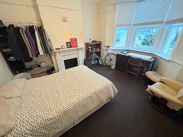 2 Bedroom Detached House To Rent In Queens Park Road, Brighton, BN2