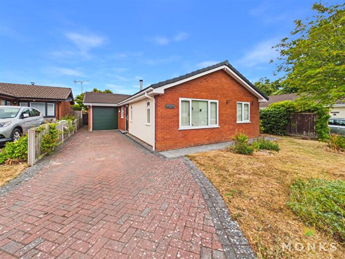 3 Bedroom Detached Bungalow For Sale In Llanforda Mead, Oswestry, SY11