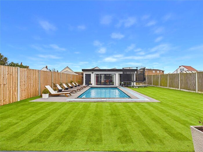 4 Bedroom Bungalow For Sale In Fernwood Avenue, Holland-on-Sea, Clacton-on-Sea, Essex, CO15