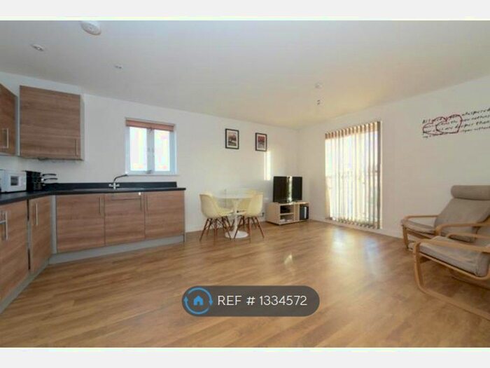 1 Bedroom Flat To Rent In Queensway Place, Yeovil, BA20