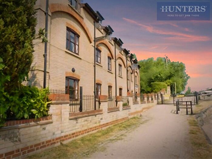 1 Bedroom Flat For Sale In River Meads, St Margarets, SG12