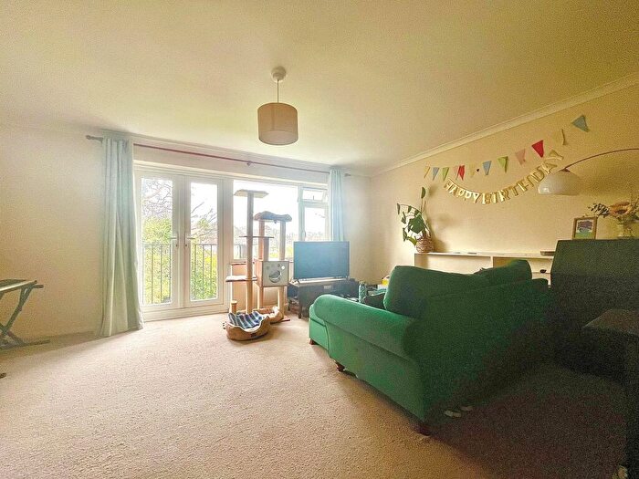 2 Bedroom Flat To Rent In Combedene, Cumberland Place, BR2