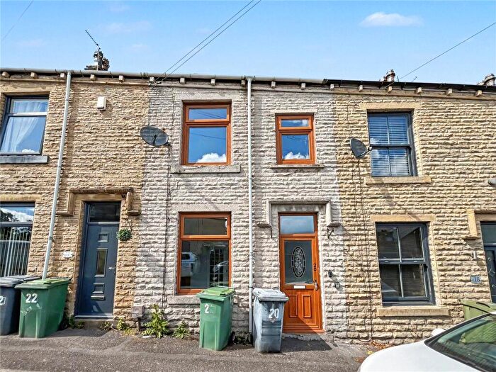 2 Bedroom Terraced House To Rent In George Street, Cleckheaton, Bradford, BD19