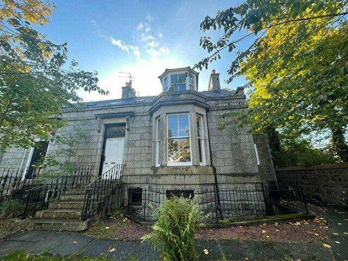 2 Bedroom Flat To Rent In Carden Terrace, Aberdeen, AB10