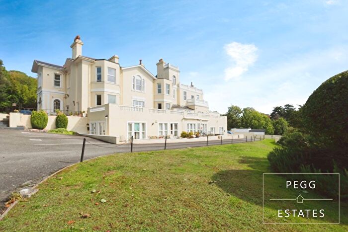 2 Bedroom Flat For Sale In Spa Court, Torquay, TQ1