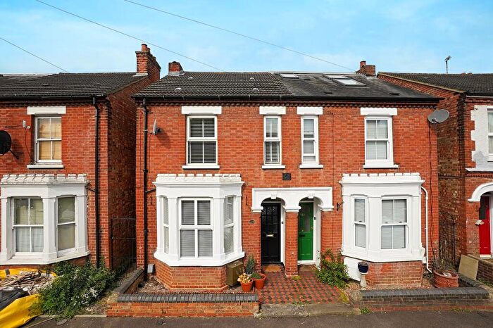 2 Bedroom Semi-Detached House For Sale In George Street | Bedford | Beds | | Lovely House, M40