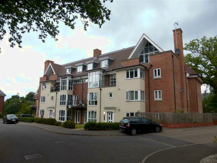 2 Bedroom Apartment To Rent In Stone Court, Crawley, RH10
