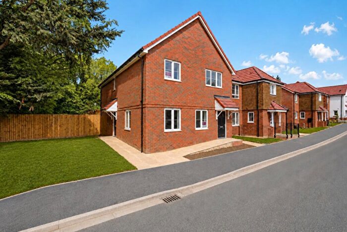 2 Bedroom Apartment For Sale In Orchard Gardens, St. Albans, Hertfordshire, AL2