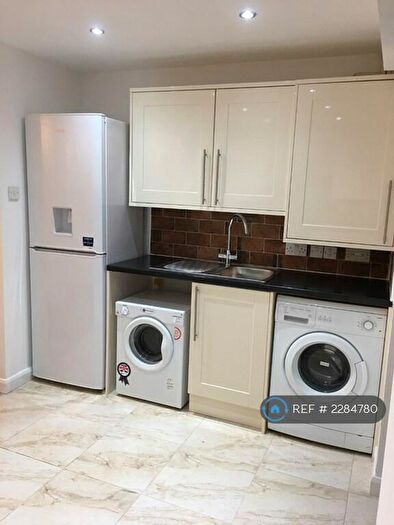 5 Bedroom Terraced House To Rent In Bernhart Close, Edgware, HA8