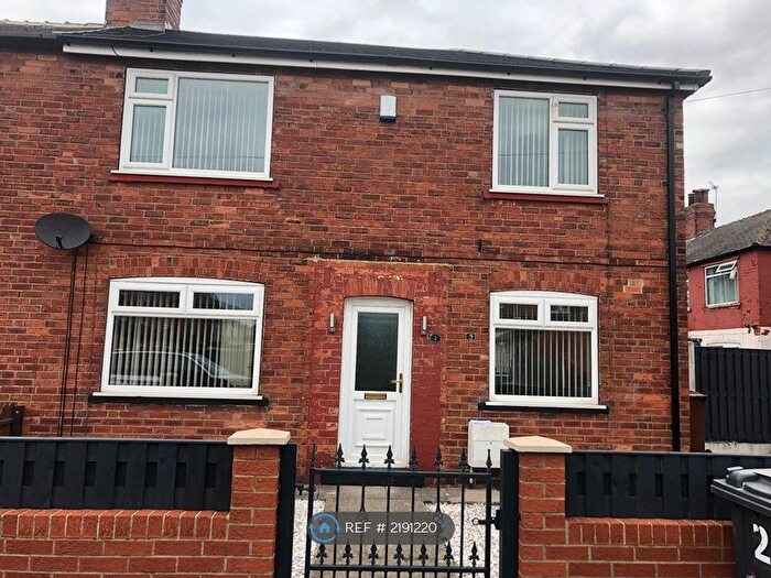 3 Bedroom Semi-Detached House To Rent In Ivy Grove, Leeds, LS9