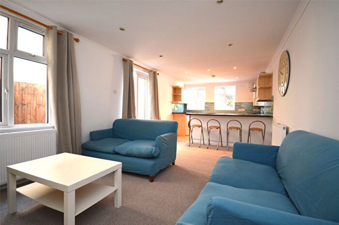 2 Bedroom Flat To Rent In Farlton Road, London, SW18