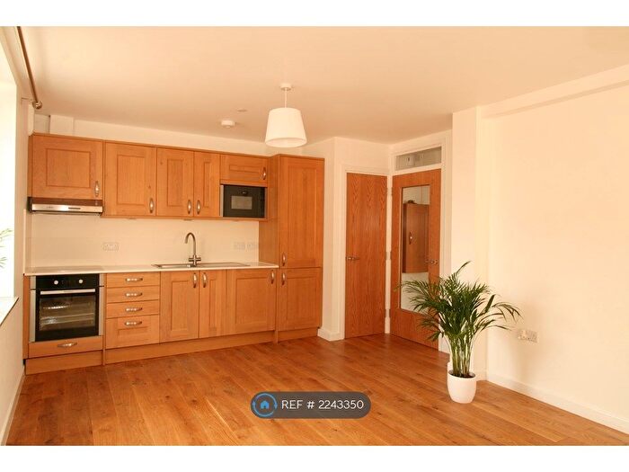 1 Bedroom Flat To Rent In St. Stephen Martyr, Bournemouth, BH2