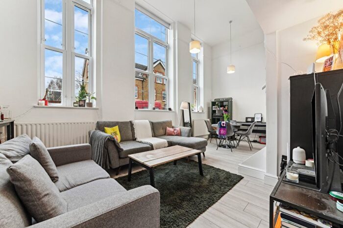 1 Bedroom Flat To Rent In Shillington Old School, Este Road, SW11