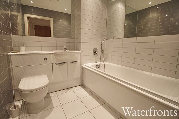 2 Bedroom Flat To Rent In The Sphere, Hallsville Road, London, E16