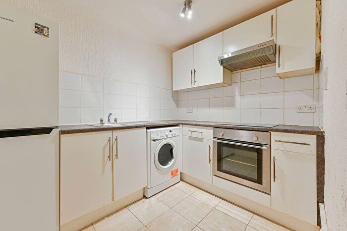 1 Bedroom Flat To Rent In Madeira Road, Streatham Common, London, SW16