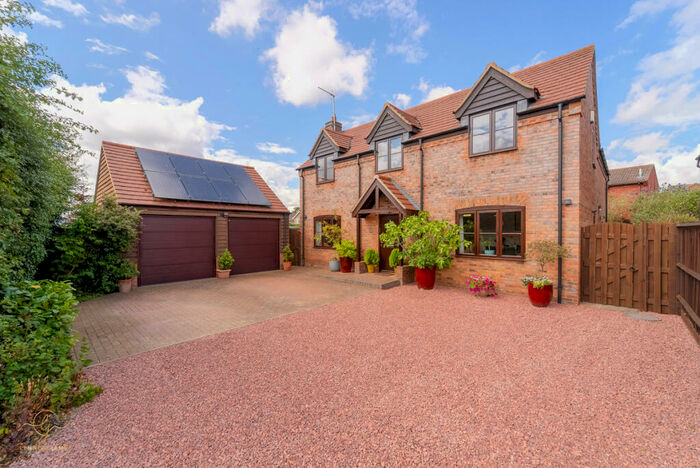 4 Bedroom Detached House For Sale In Helens Close, Upwood, PE26