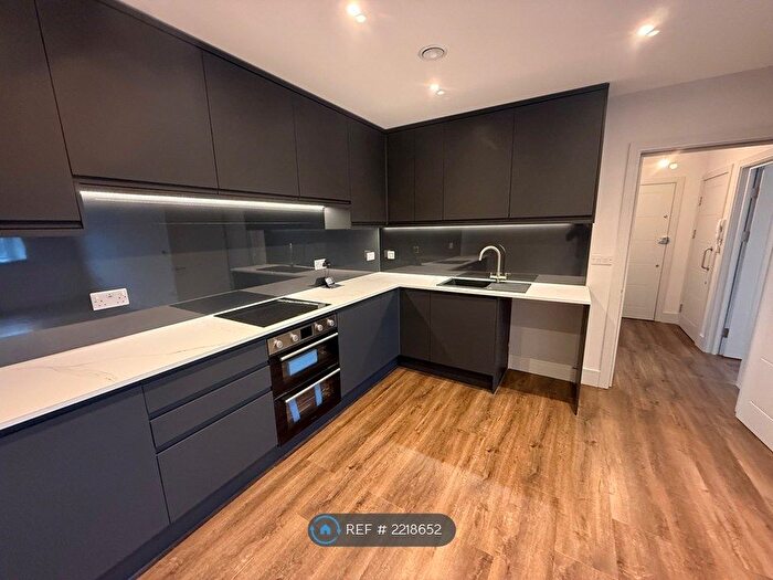 1 Bedroom Flat To Rent In Magpie Hall Road, Chatham, ME4