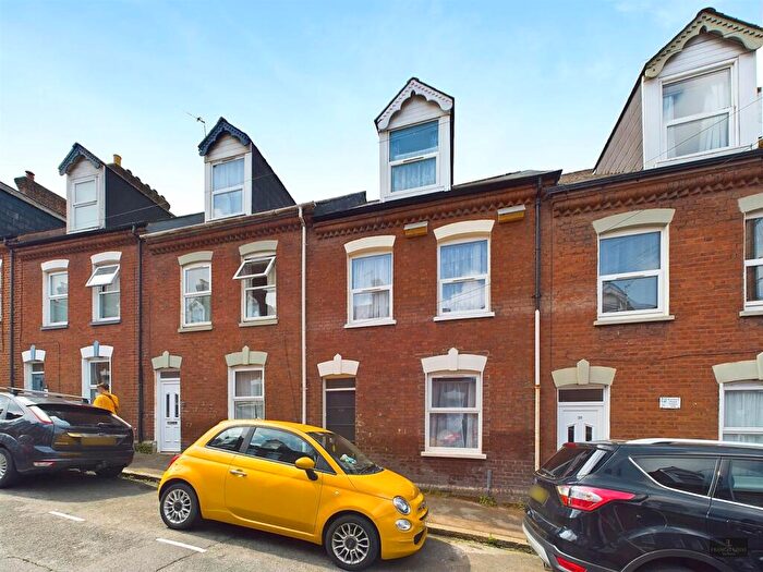 6 Bedroom House To Rent In Portland Street, Exeter, EX1