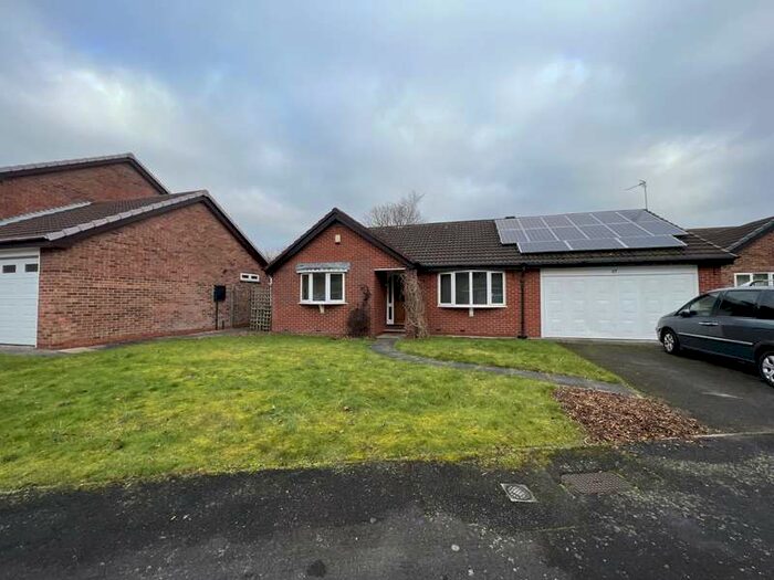 3 Bedroom Bungalow To Rent In St Andrews Close, Warrington, WA2