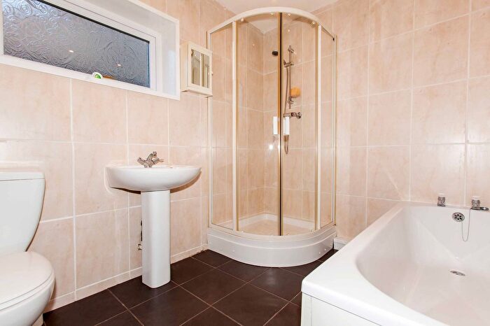 2 Bedroom Detached Bungalow For Sale In Romeley Crescent, Clowne, S43