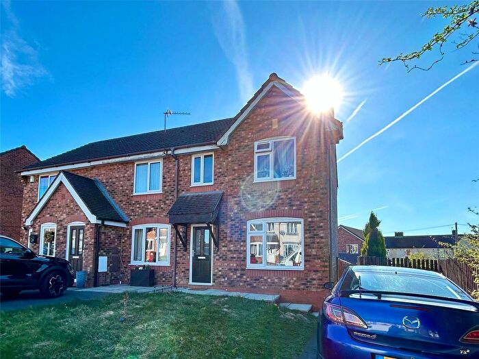 3 Bedroom End Of Terrace House To Rent In Lindisfarne Avenue, Blackburn, Lancashire, BB2