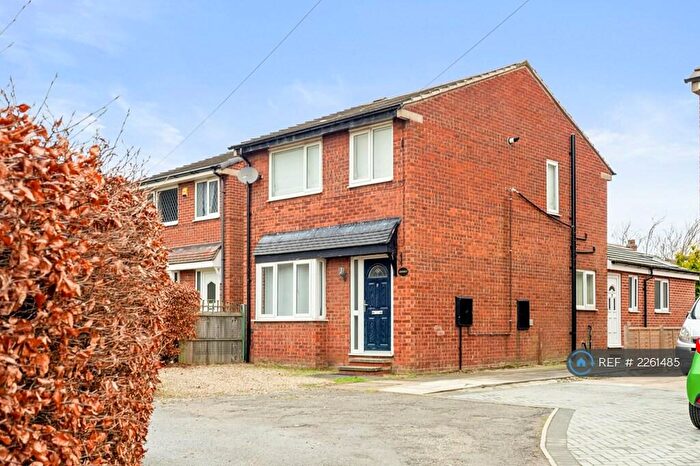3 Bedroom Detached House To Rent In Pentland Way, Leeds, LS27