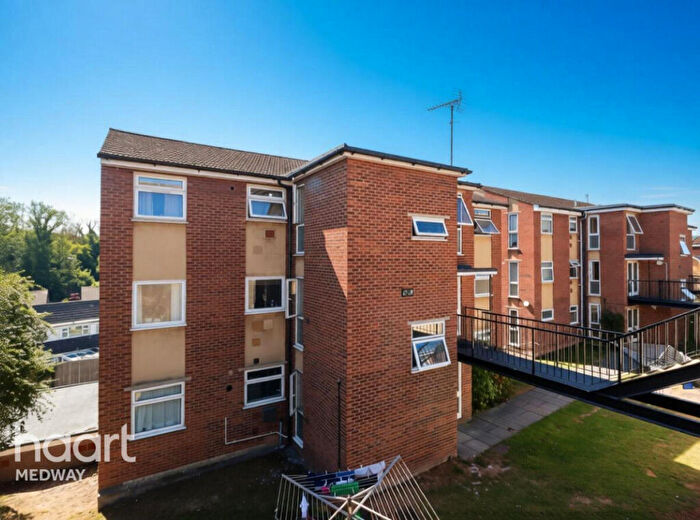 2 Bedroom Apartment To Rent In Ranscombe Close, Rochester, ME2
