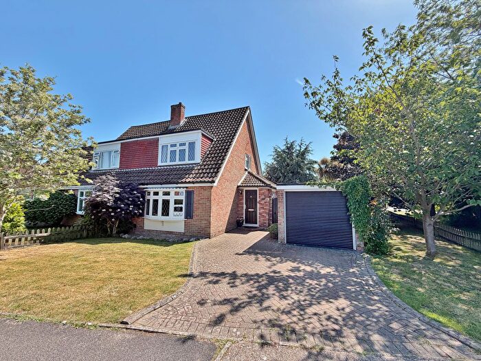 3 Bedroom Semi Detached House For Sale In Woodbourne Close, Catisfield, PO15