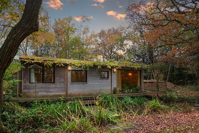 2 Bedroom Detached Bungalow For Sale In Smallfield Road, Horne, Horley, RH6