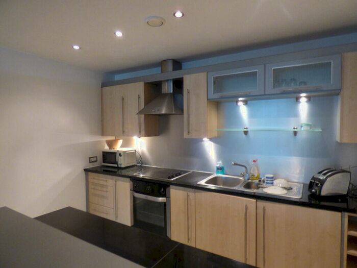 2 Bedroom Apartment To Rent In Pall Mall, L3