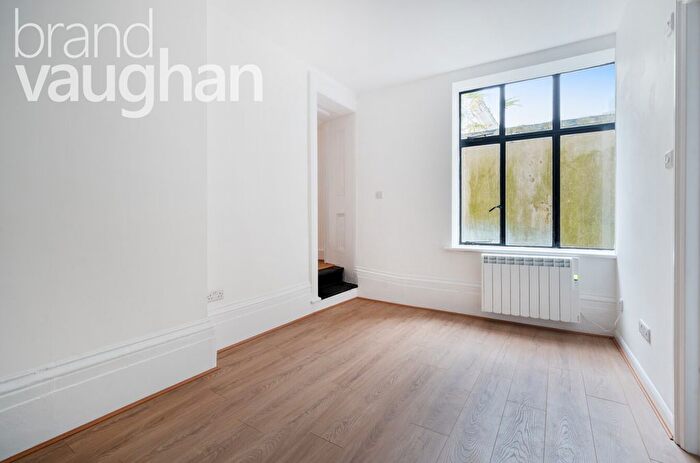 Studio To Rent In Eastern Terrace, Brighton, East Sussex, BN2