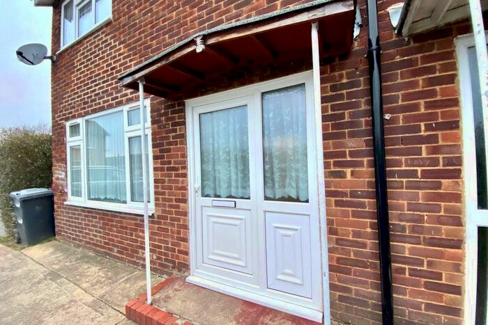 3 Bedroom Property To Rent In Fairview Road, Slough SL2