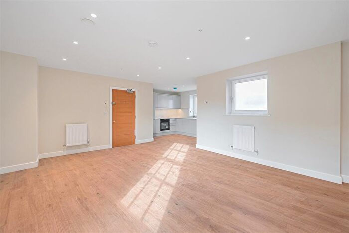 2 Bedroom Flat For Sale In High Street, Ewell, Epsom, KT17