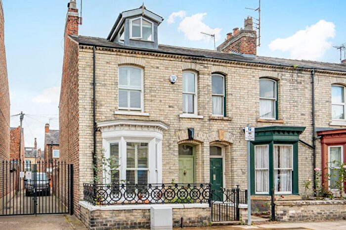 3 Bedroom Terraced House For Sale In Thorpe Street, Scarcroft Road, York, YO23