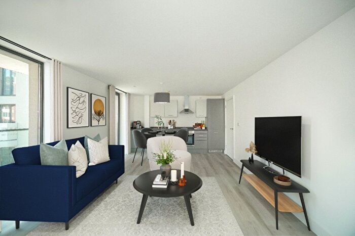 1 Bedroom Flat For Sale In Savoy Place, Farnborough, Hampshire, GU14