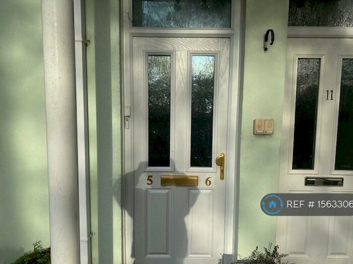 1 Bedroom Flat To Rent In Garth-Mor Court, Neath, SA11