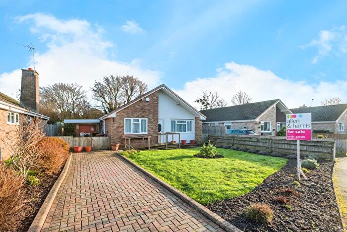3 Bedroom Detached Bungalow For Sale In Greenfield Crescent, Wallingford, OX10