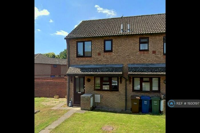 2 Bedroom Semi-Detached House To Rent In Dean Close, Banbury, OX16