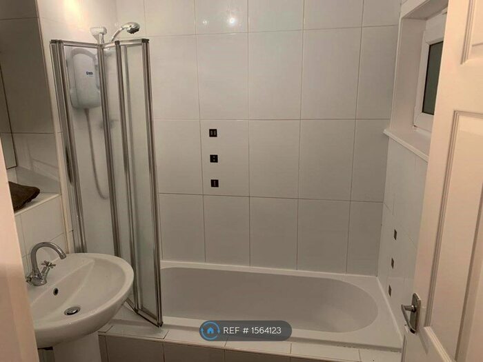 2 Bedroom Flat To Rent In Cedar Road, Cumbernauld, Glasgow, G67