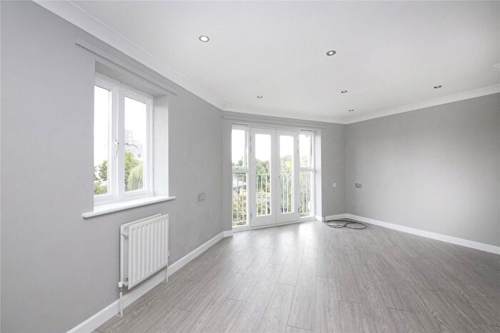 2 Bedroom Flat To Rent In Trowbridge Road, London, E9