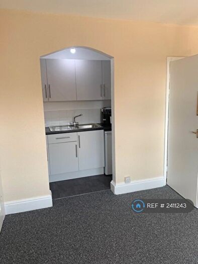 1 Bedroom Flat To Rent In Portswood Rd, Southampton, SO17