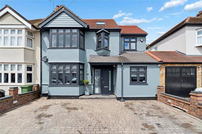 5 Bedroom Semi Detached House For Sale In Grey Towers Avenue, Hornchurch, RM11