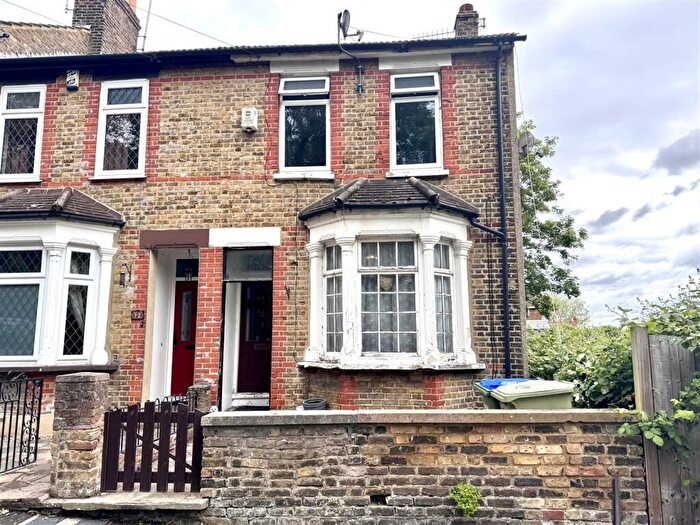 3 Bedroom End Terrace House For Sale In Upper Holly Hill Road, Belvedere, DA17